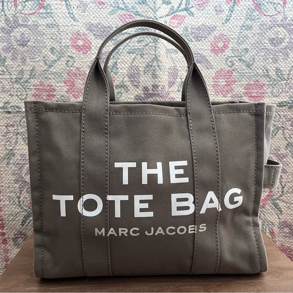 Marc Jacobs Canvas The Tote Bag Medium - Picture 4 of 16